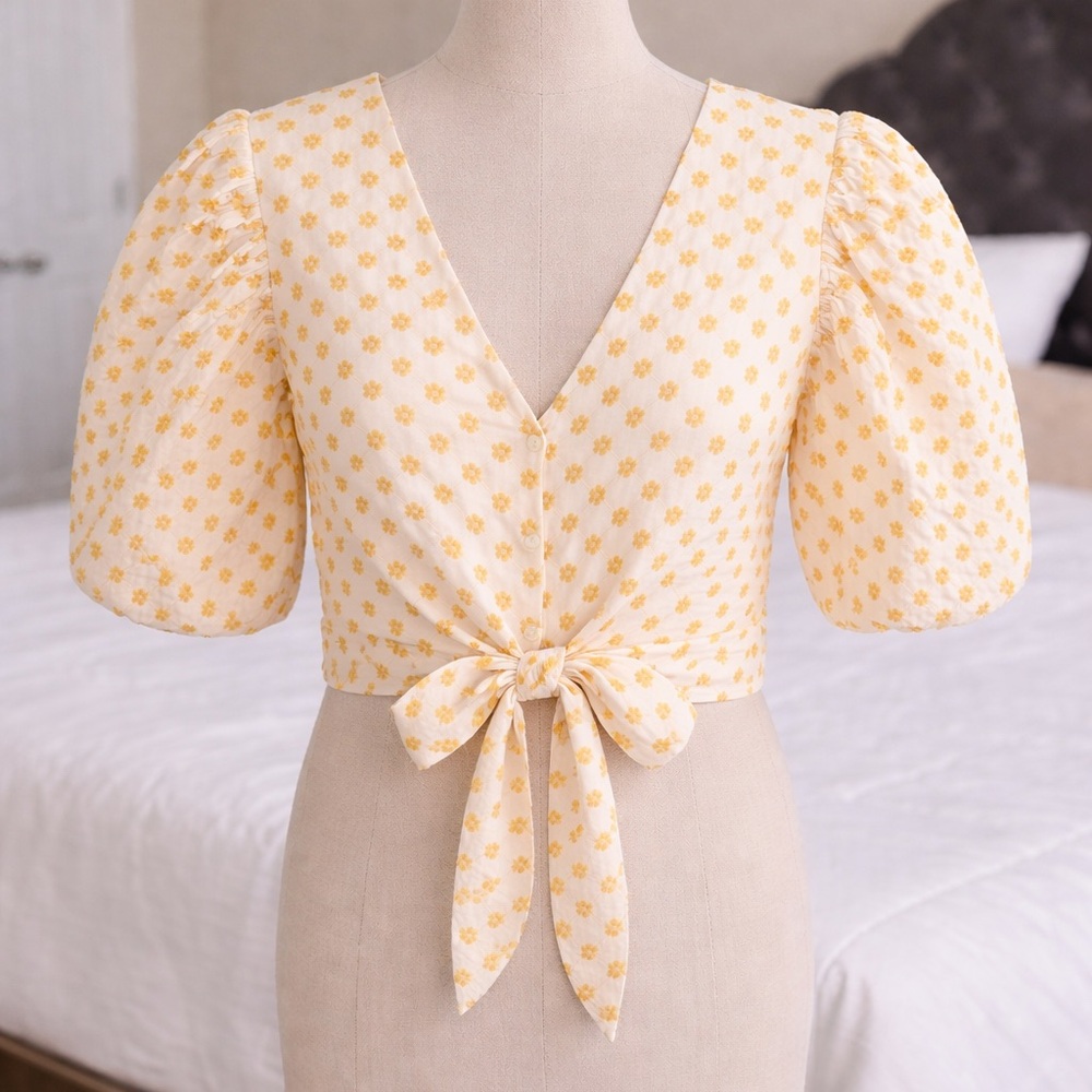 Sugarlips Cream & Yellow Tie-Front Puff Sleeve Blouse